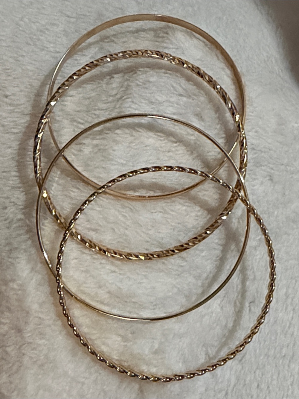 Brand New Gold Tone Bangle Bracelet Set of 4